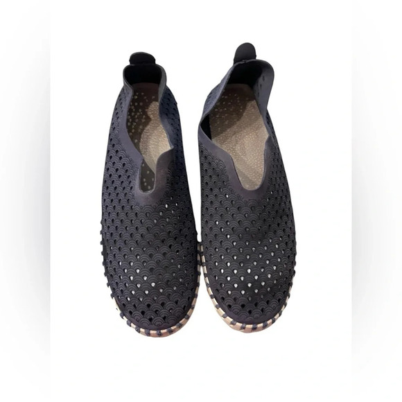 Ilse Jacobsen Women's Tulip Flat Slip On Shoe Navy Blue Perf Leather - Picture 2 of 7